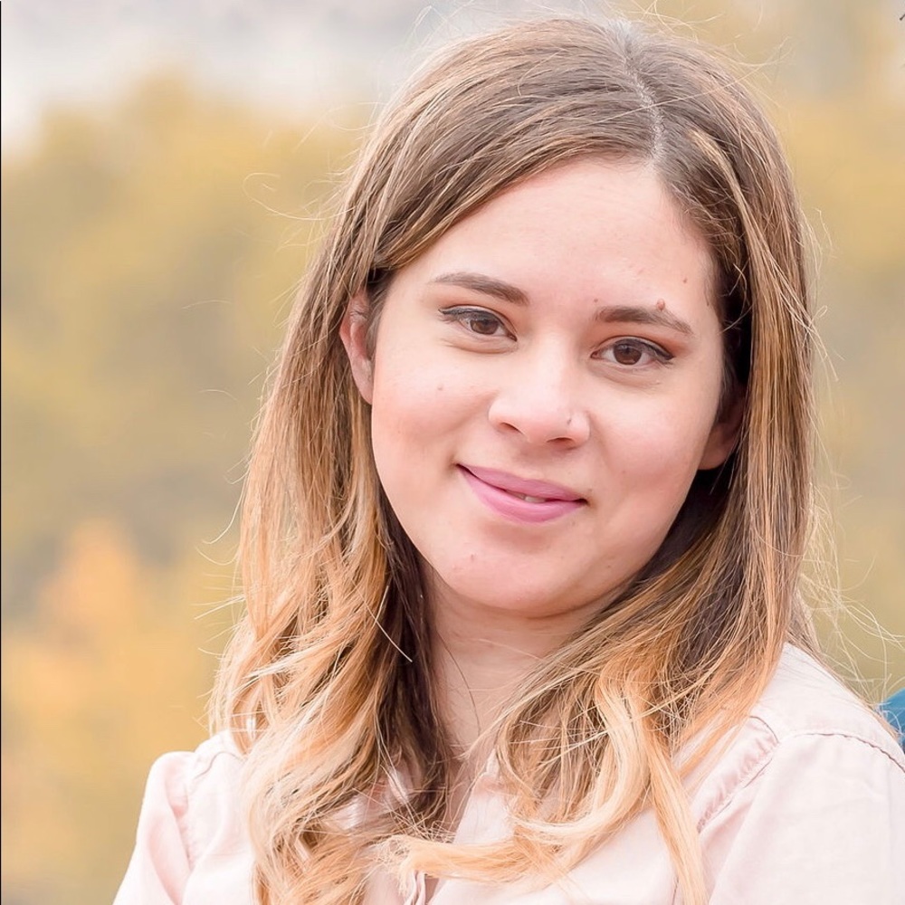 Meet your Posher, Elizabeth